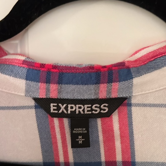 Women’s Express Plaid Button-Up - Picture 6 of 8